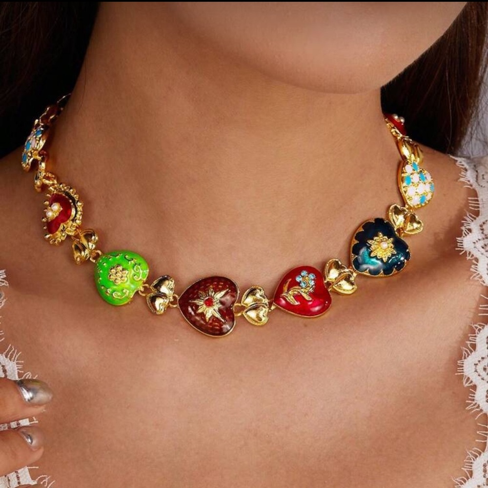 Bohemian Style Heart Shaped Flower Pendant Charm Necklace